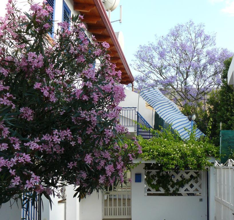 La Jacaranda Hotel SantʼAntìoco Exterior foto